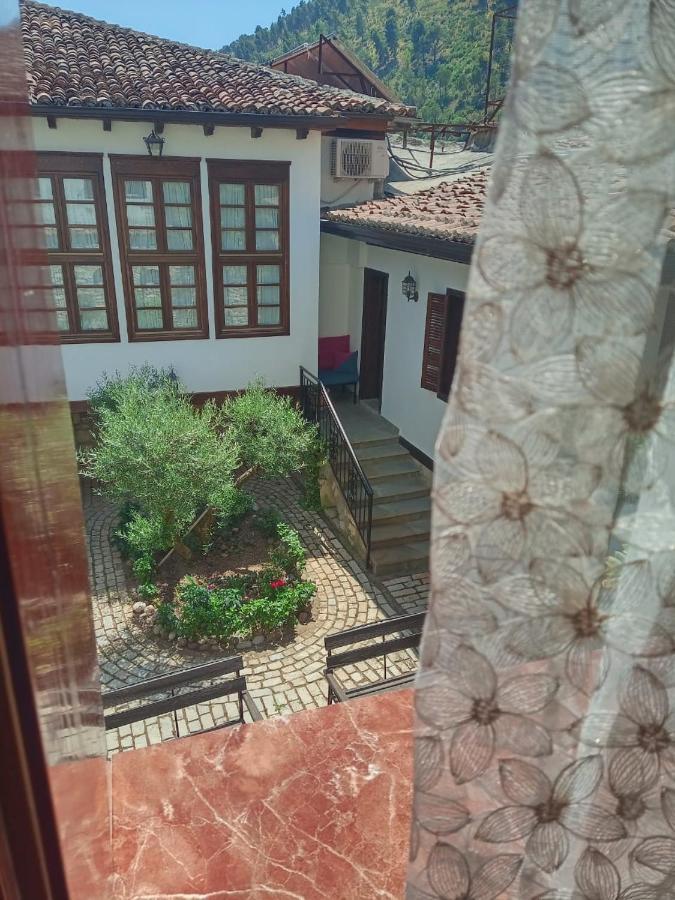Twins Villa Mangalem Berat Exteriér fotografie