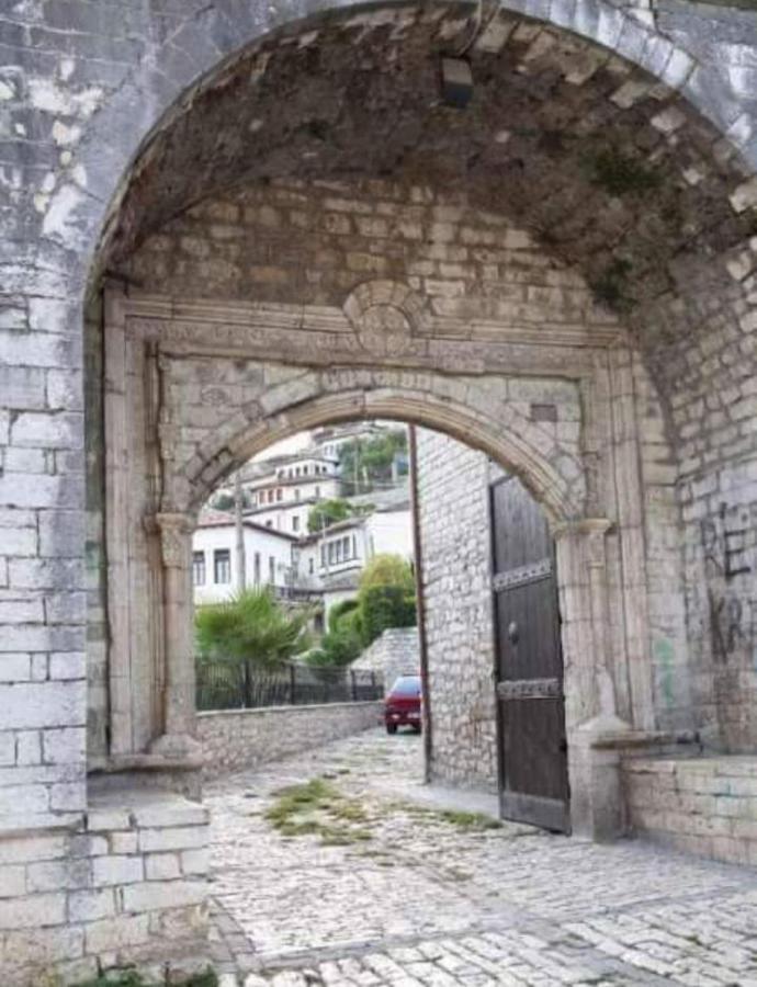 Twins Villa Mangalem Berat Exteriér fotografie