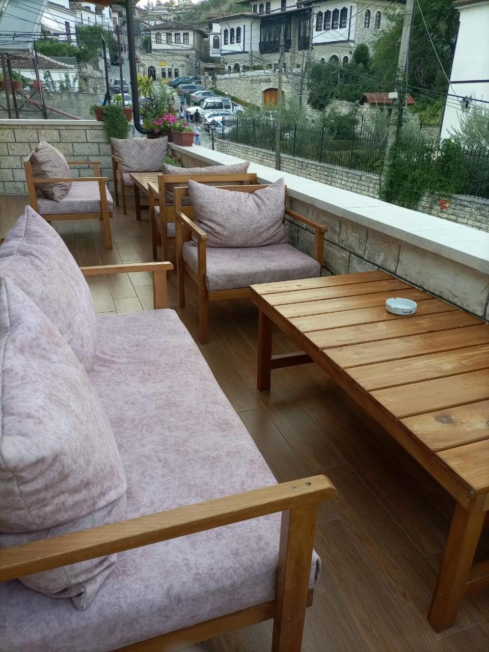 Twins Villa Mangalem Berat Exteriér fotografie