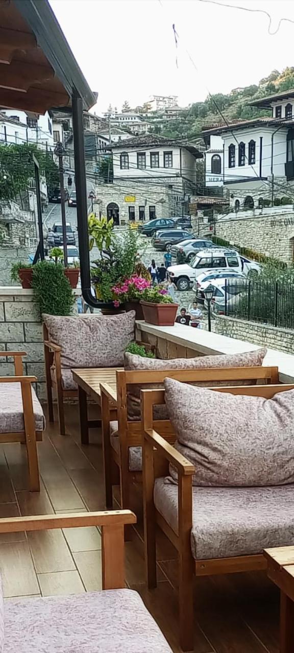 Twins Villa Mangalem Berat Pokoj fotografie